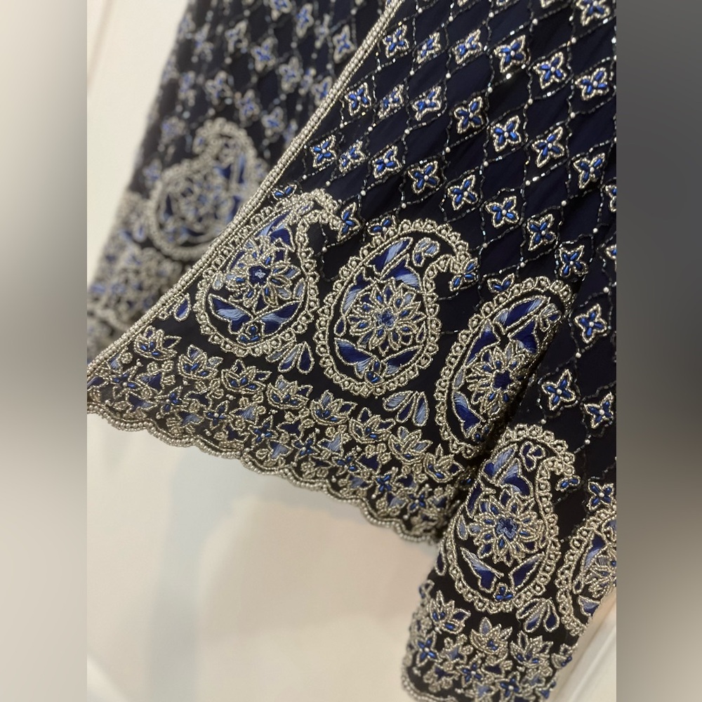 Vintage 1980’s Silky Nites Stunning Beaded Navy Blue Silk Evening Jacket, Size M - Picture 4 of 12